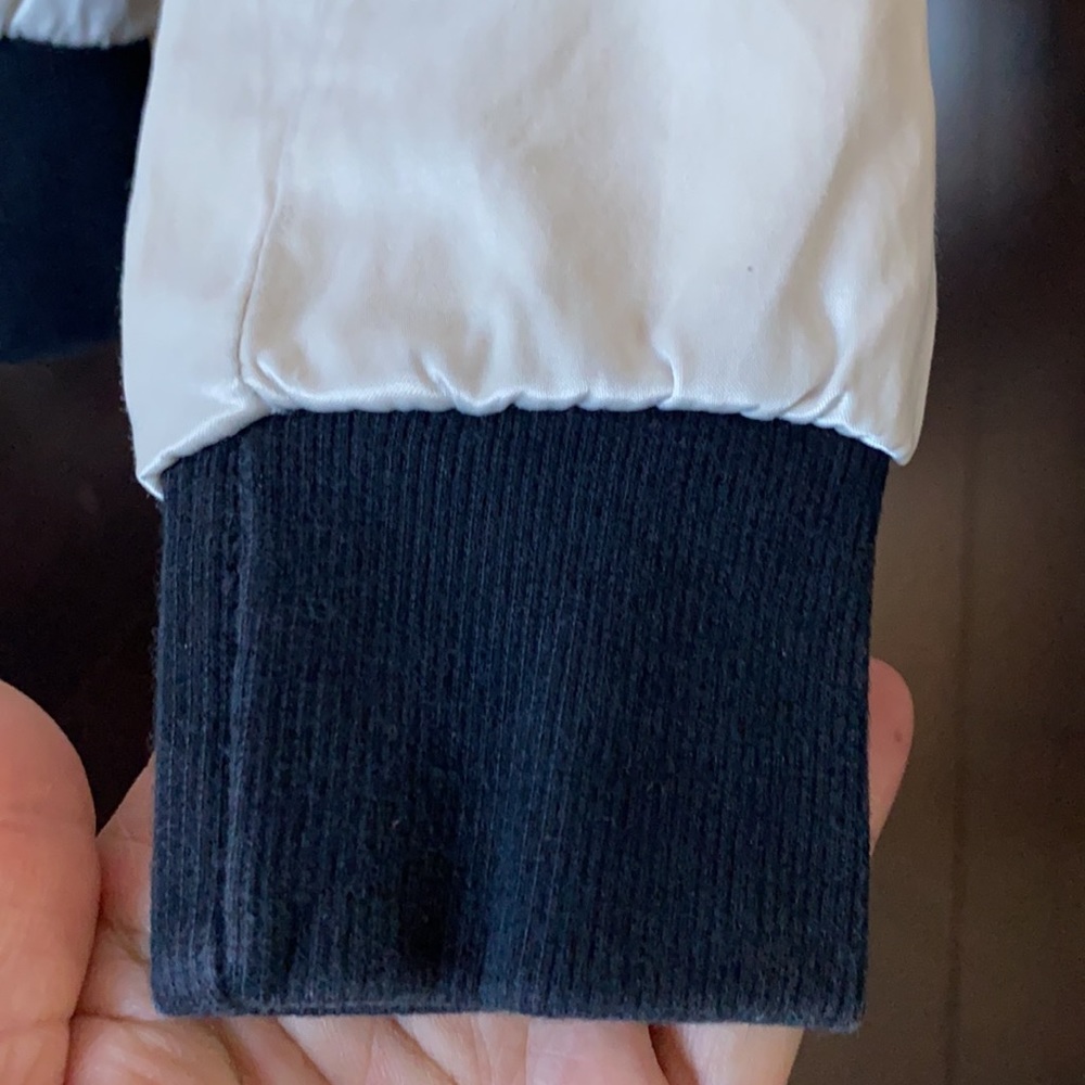 Blazer - Picture 3 of 7